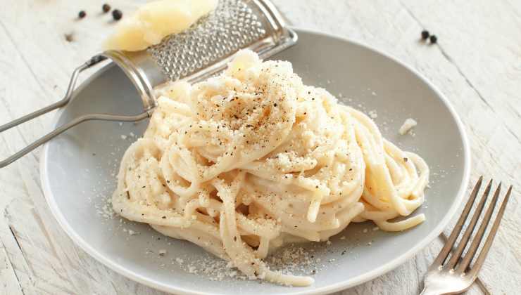 ricetta tonnarelli cacio e pepe